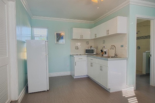 Hollywood Beachside Boutique Suites image 6